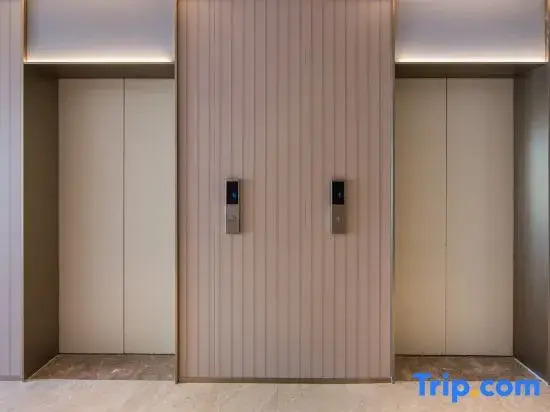 HanTing Hotel (Xinyang Huaibin Xiya Meiyue Plaza)
