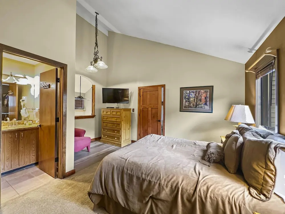 111 Corinthian Circle Unit H 3br 2ba 3 Bedroom Condo by RedAwning