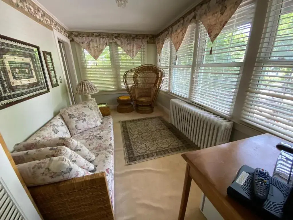 Bernard Gray Hall Bed and Breakfast