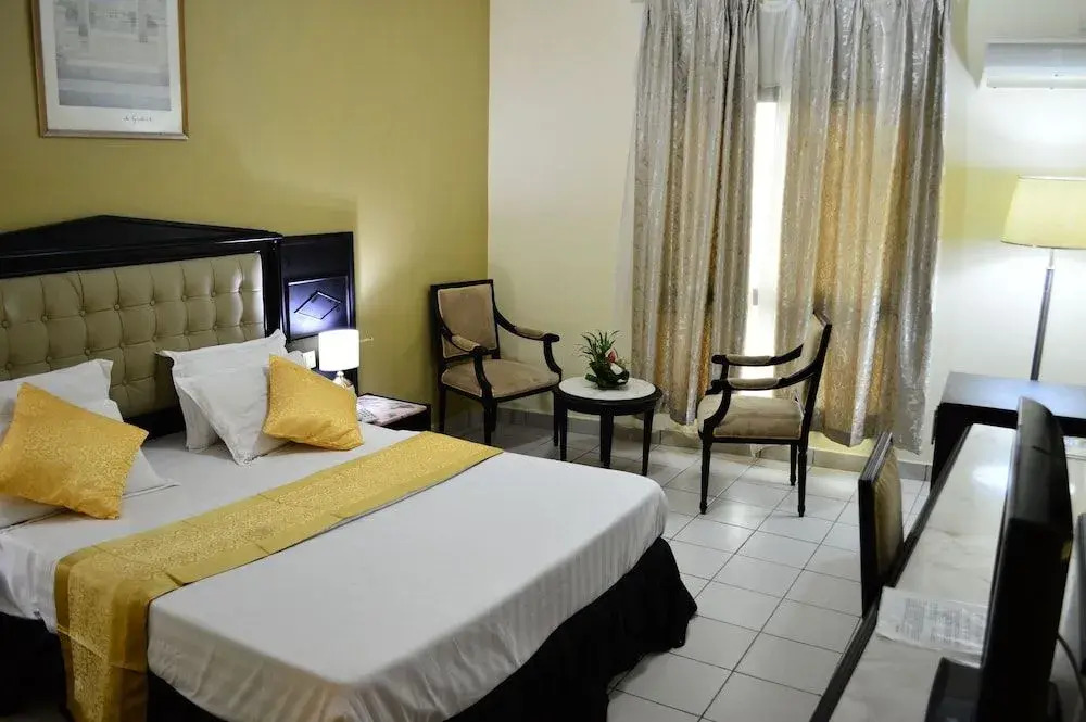 Hotel Makepe Palace