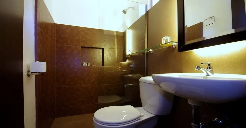 Yhotel