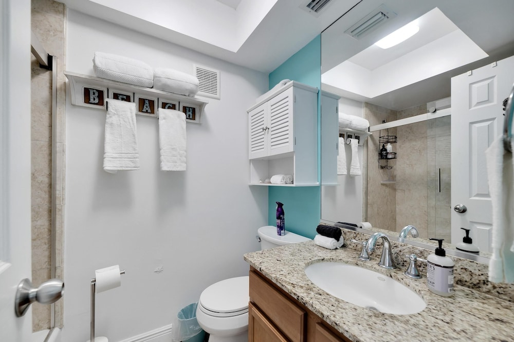 Newly Renovated 2 Beds 2 Baths Condo in St Pete Beach