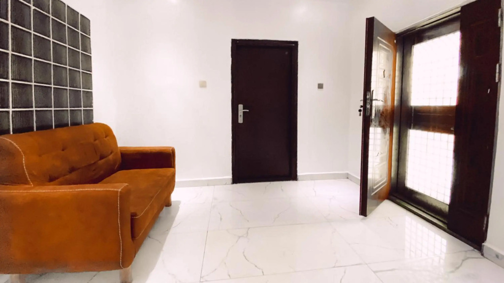 Royal Court Lounge & Boutique Hotel