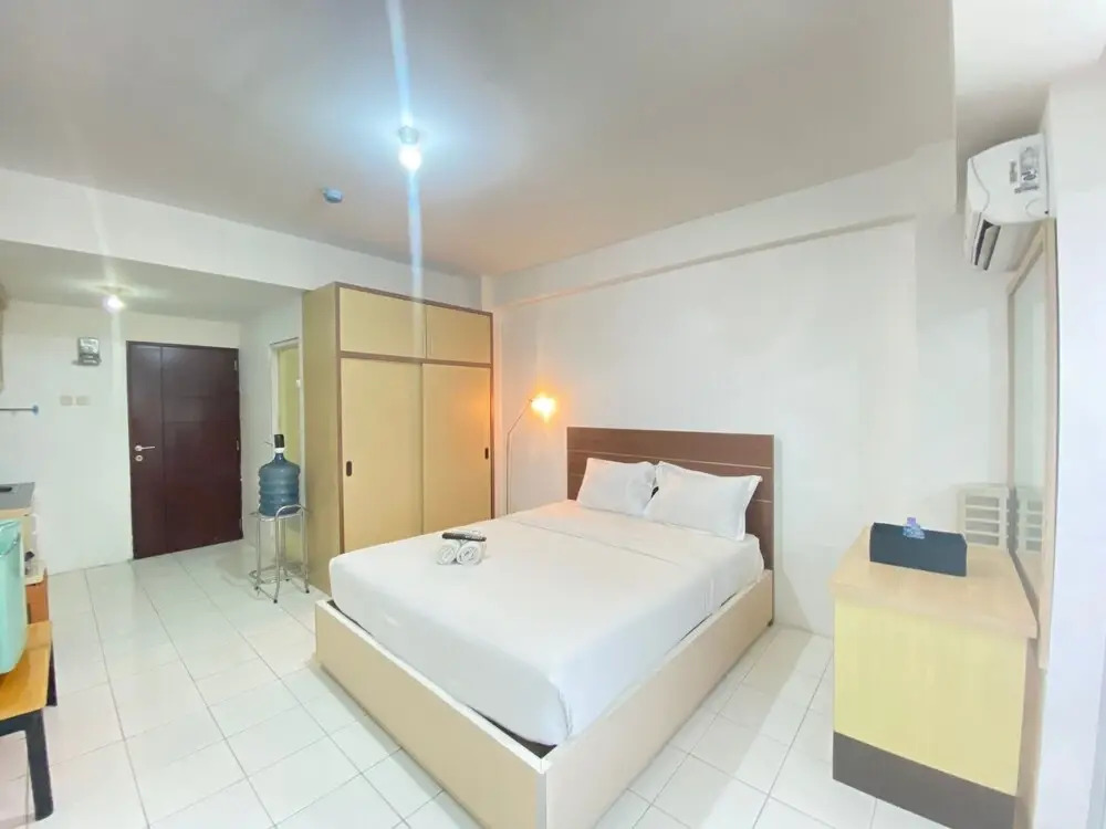 Spacious Studio Room with Sofa Bed at Emerald Towers Apartment