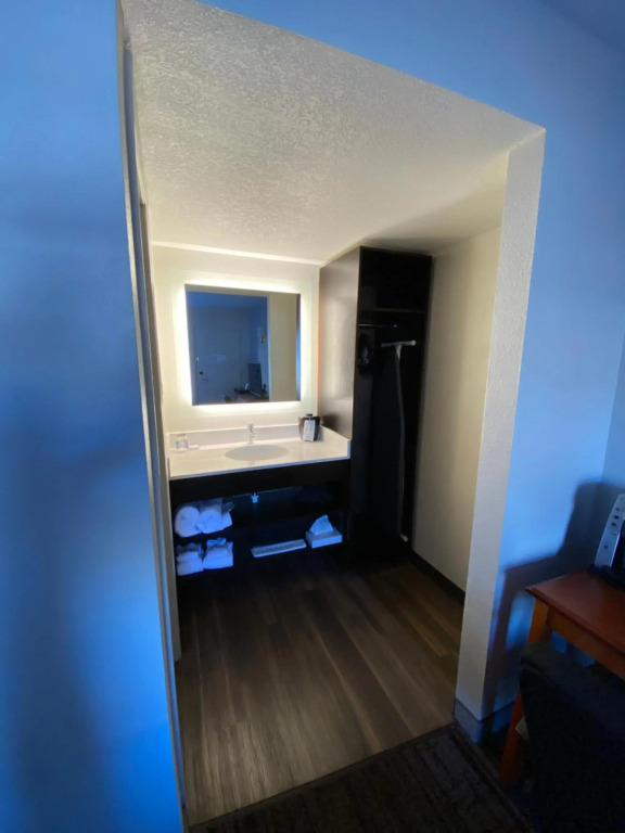 Hotel South Tampa & Suites