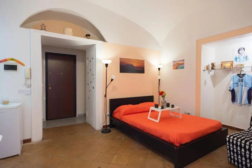 Bobbò House III, a balcony in the heart of Naples