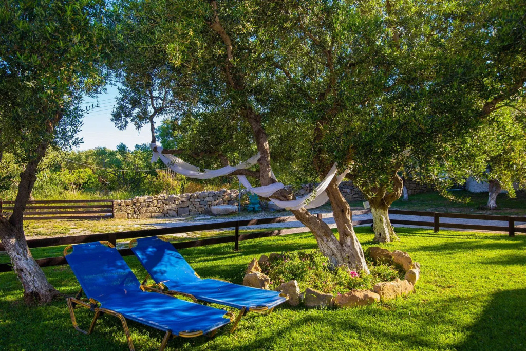 Kondarini Sea View Villa, Just 290m from the beach, by ZanteWize