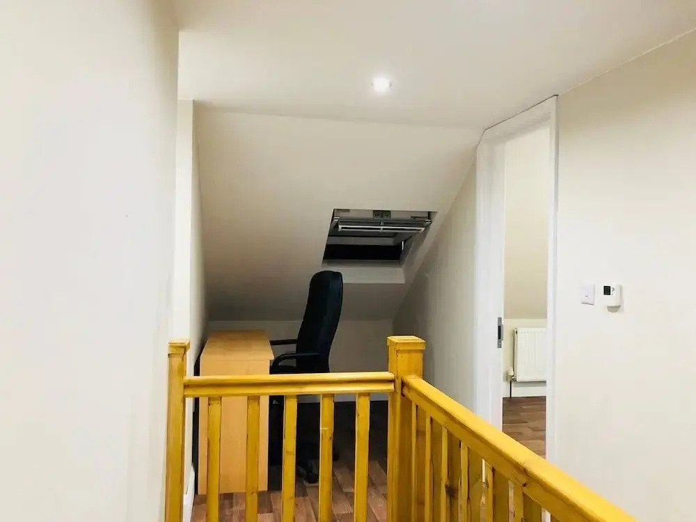 Small 3 Bed Flat Near Heathrow