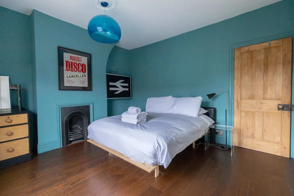 Trendy 2BD House 5 Mins From Willesden Junction!