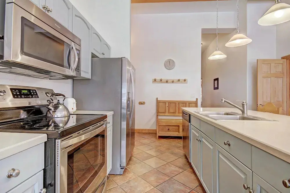 5983 Hidden River Lodge 3 Bedroom Condo by RedAwning