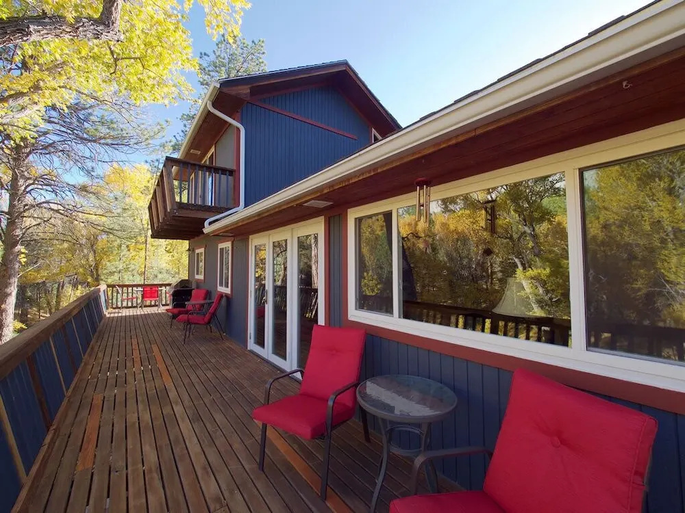 Rippling Waters- 4 Bedroom With hot tub on Chalk Creek 4 Bedrooms 2 Ba