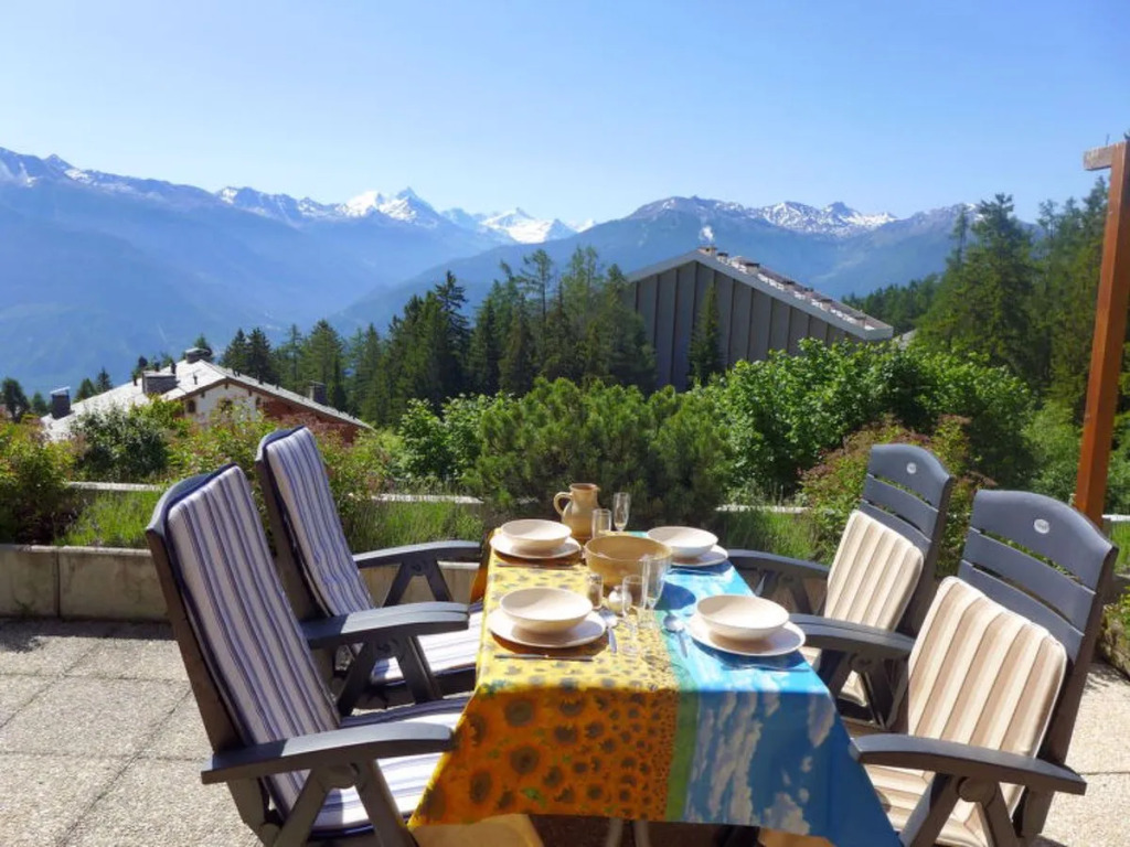 Terrasse des Alpes 15330
