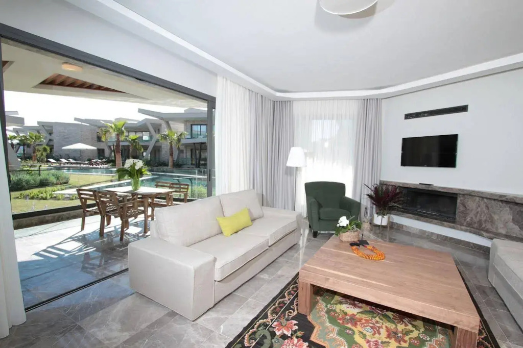 RetrON Residence