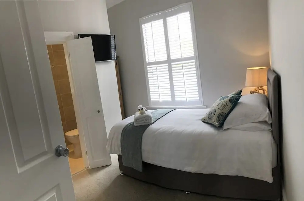 Treddolphin Guest House