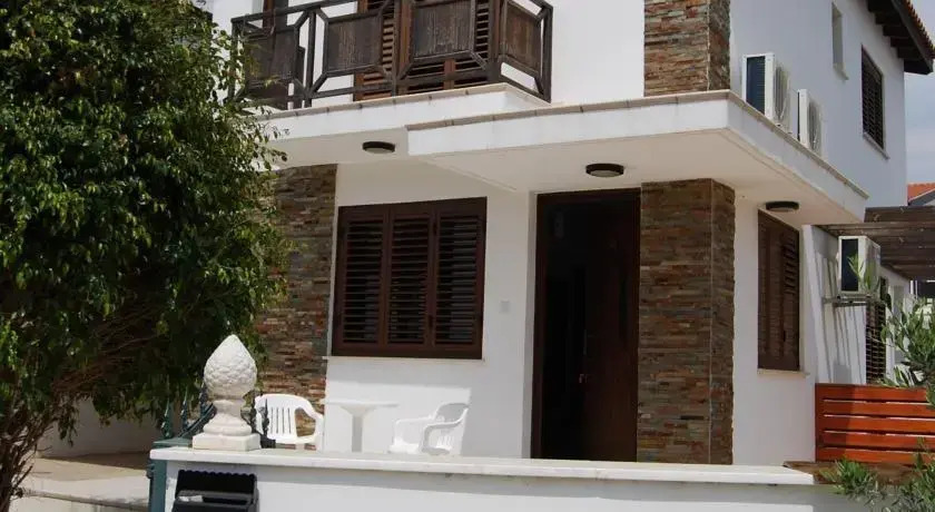 Artemis Luxury Villas