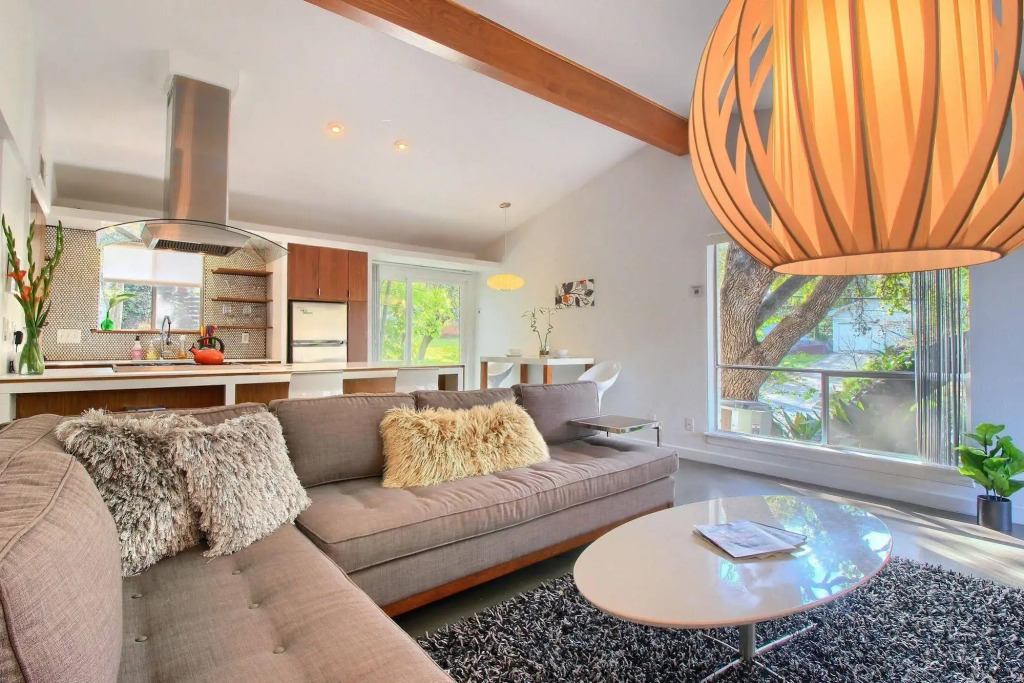 Travis Heights Modern I