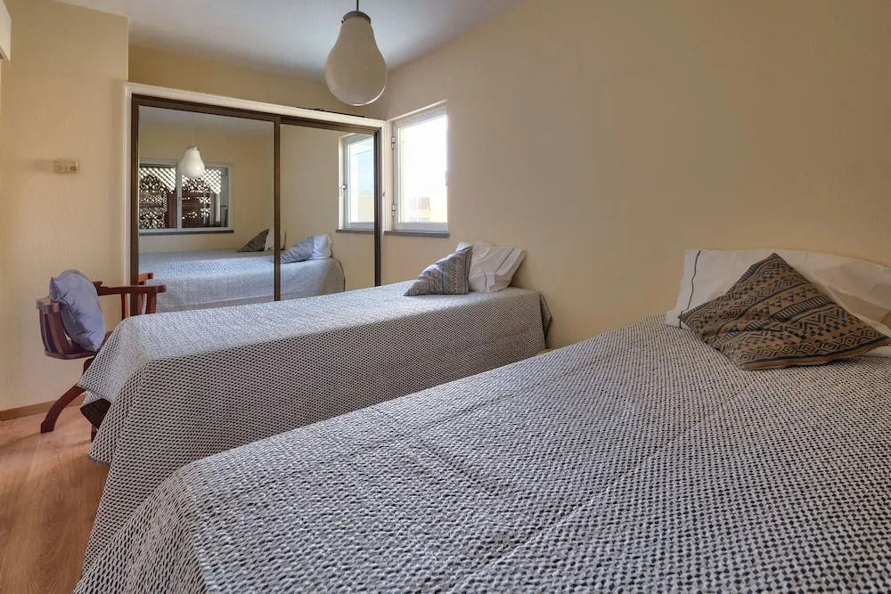 Charming Paint House Apartment in Pestana