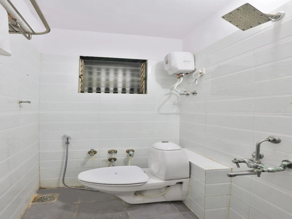 OYO 16826 Hotel Marvel Inn