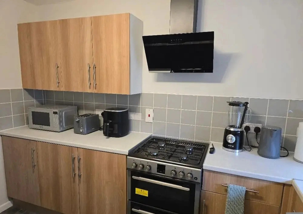 Hornchurch Cozy 2-bed Flat With Street Parking