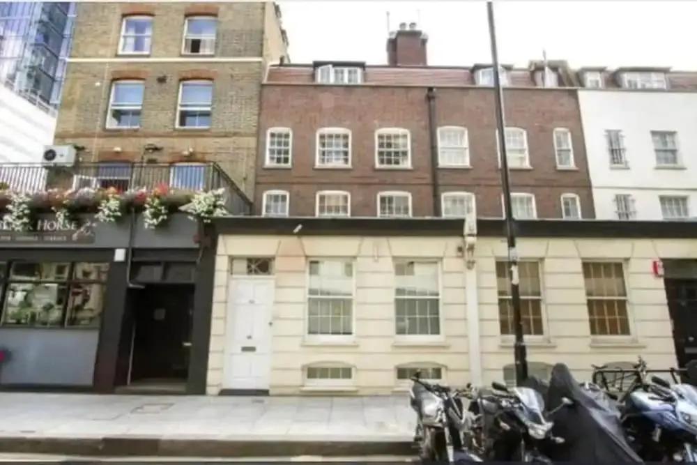 Cosy Self-contained Studio in Aldgate