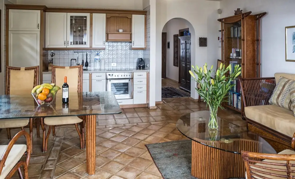 El Refugio Apartments & Villa