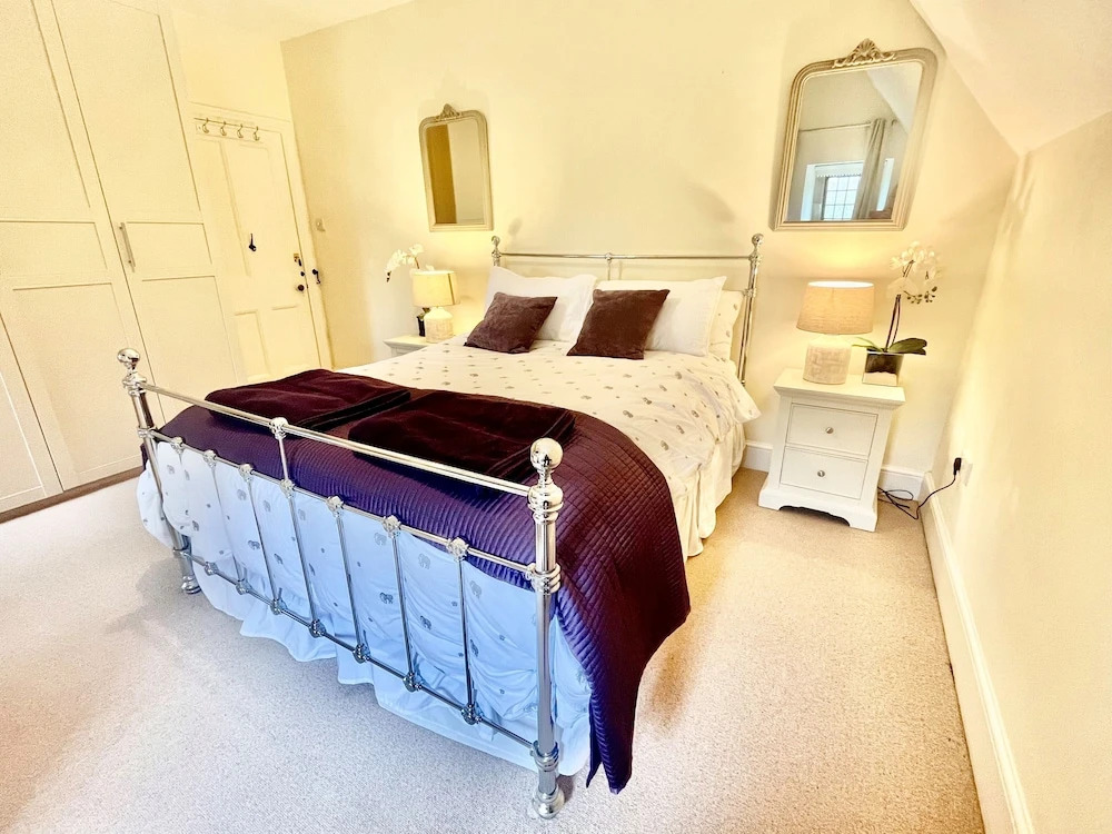 Parsonage House, Badminton