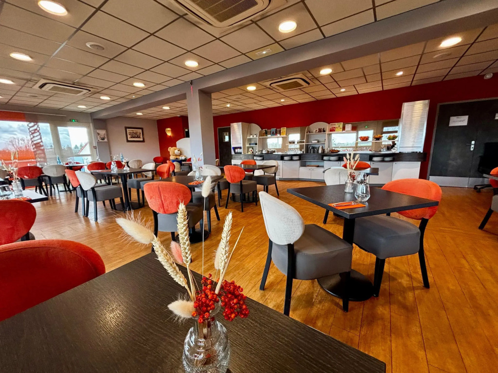 Brit Hotel Les Evens