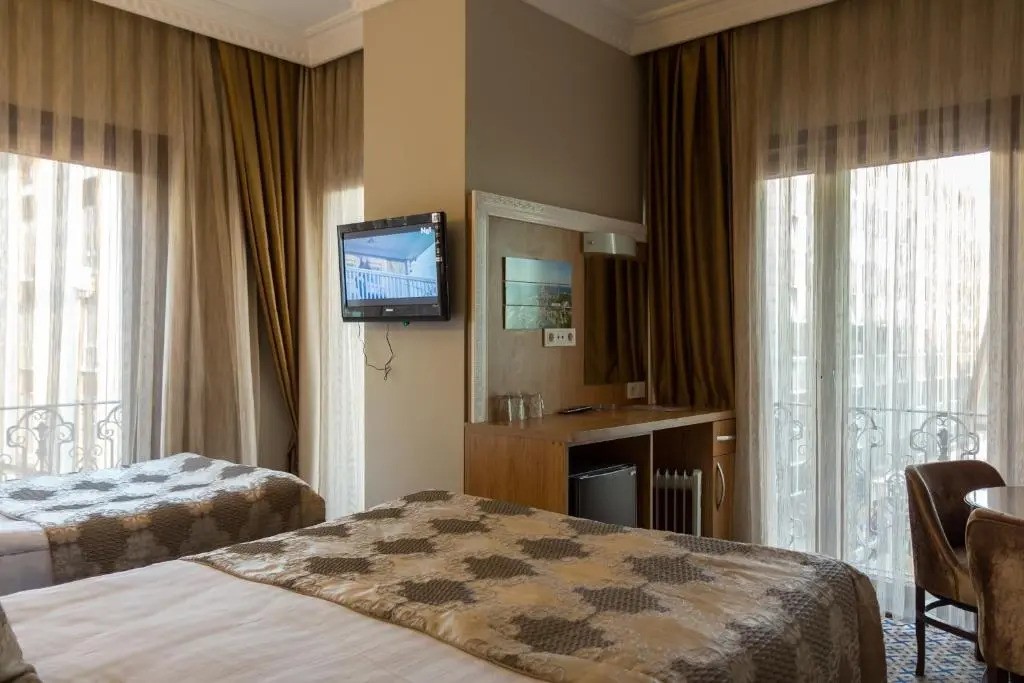 Grand Rosa Hotel