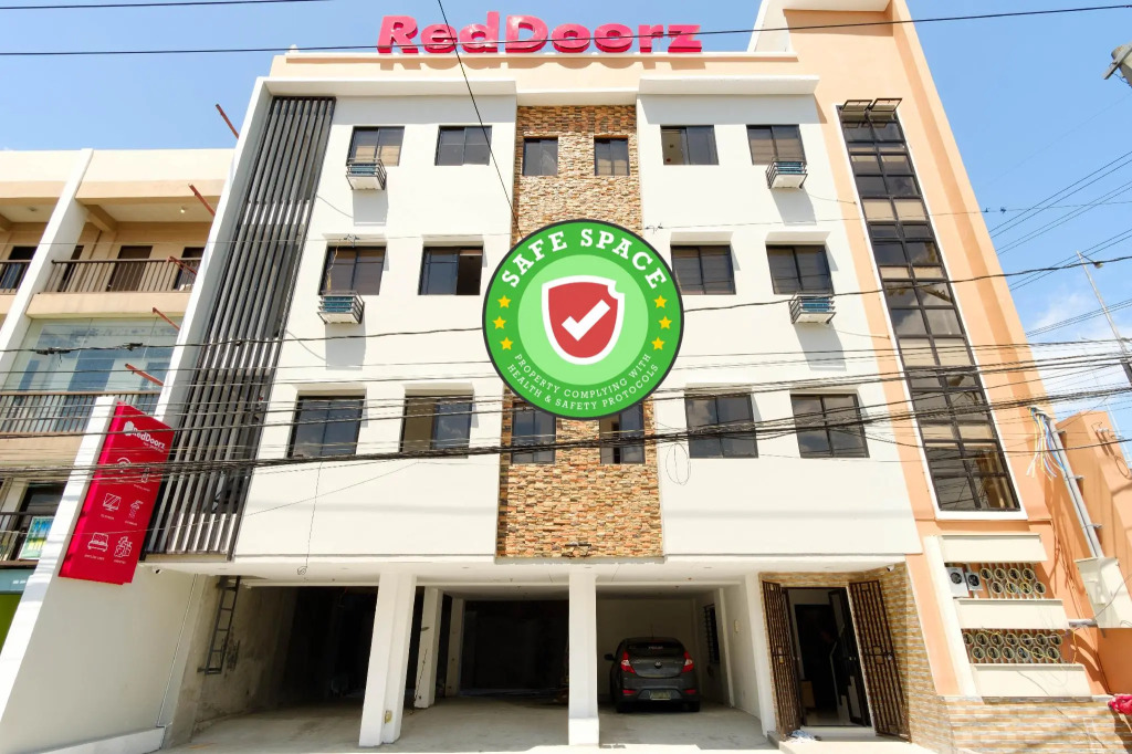 RedDoorz near SM Bicutan