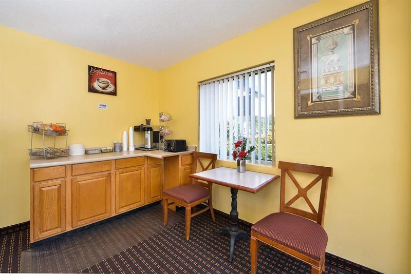 Americas Best Value Inn - Fredericksburg North