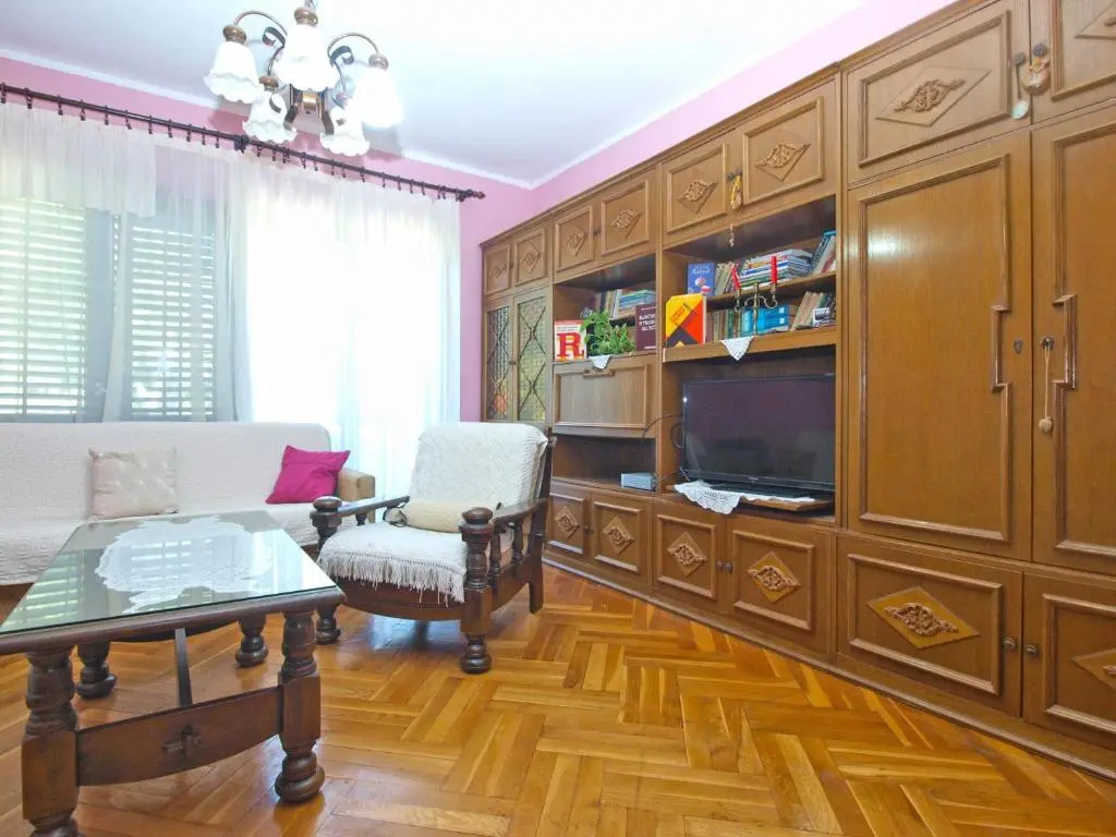 Apartment 1618