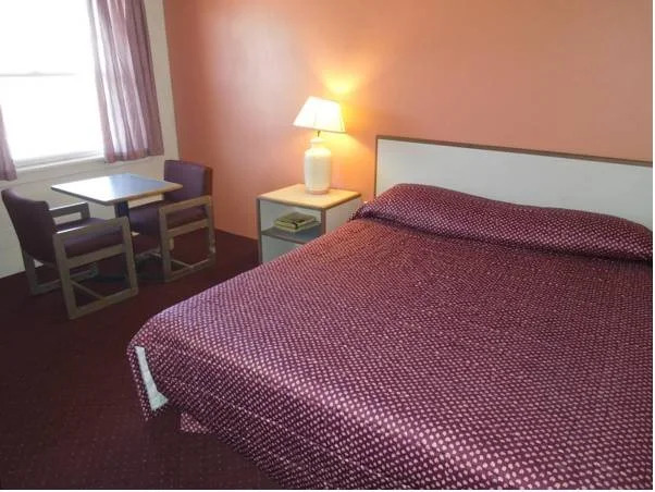 Taffy Motel