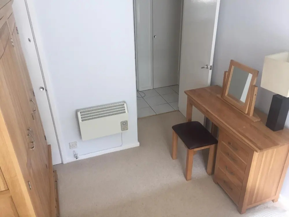 NEW Cosy 1BD Flat in the Heart of Llandough -wales