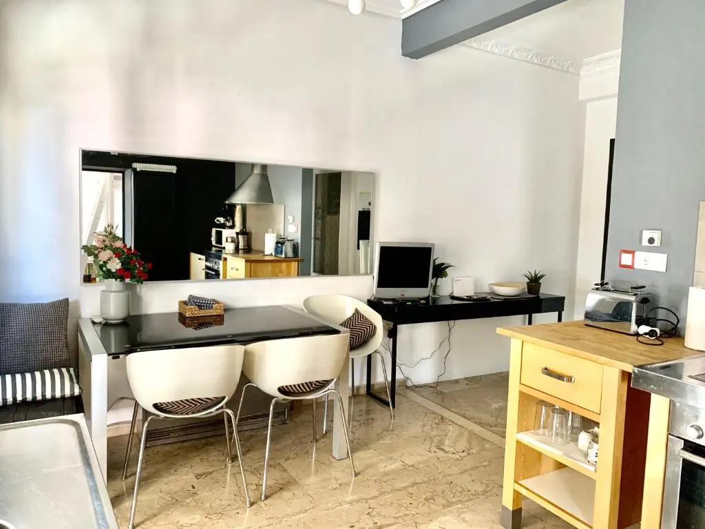 Modern Apartments close to Hospitals and OAKA