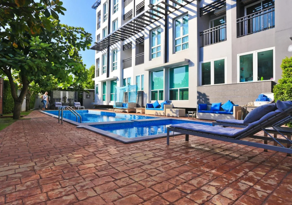 Crystal Suites Suvarnbhumi Airport