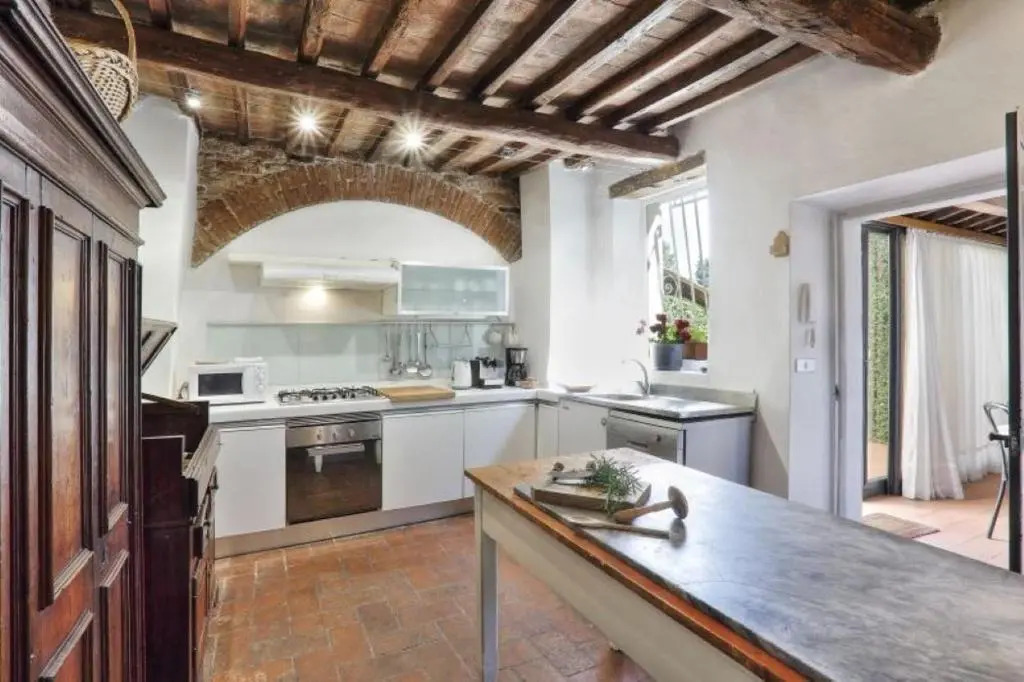 Villa in Private Estate,shared Pool,parking,3km to Ponte Vecchio
