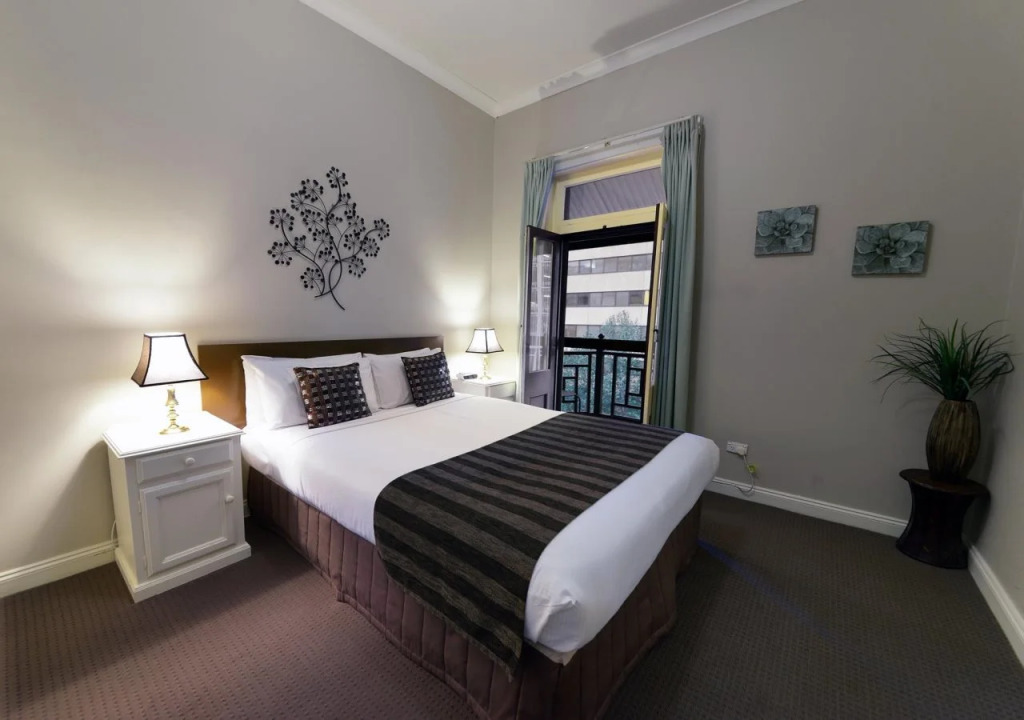 Adelaide Mansions Apartments