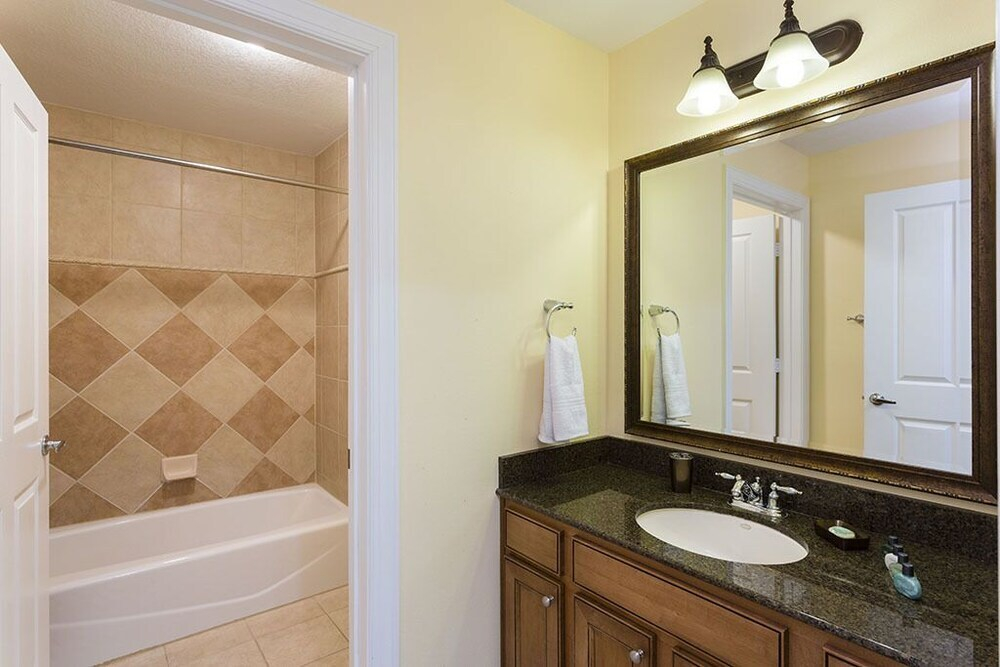 W205 - Reunion 3 Bedroom Luxury Condo Near Disney