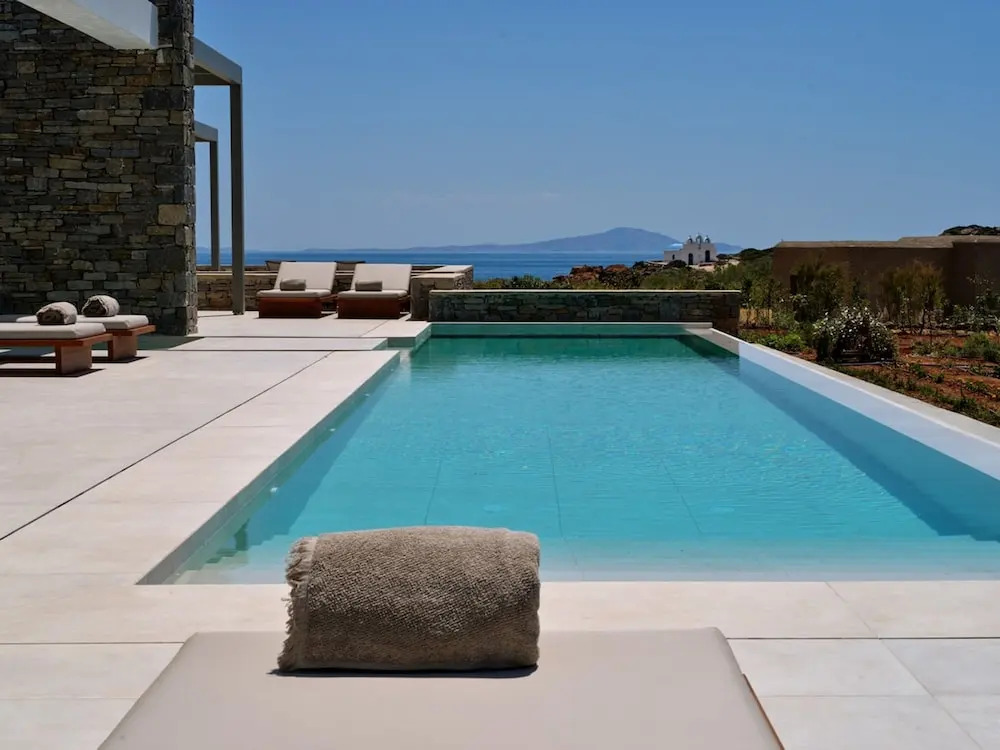 Luxury Villa Serenely