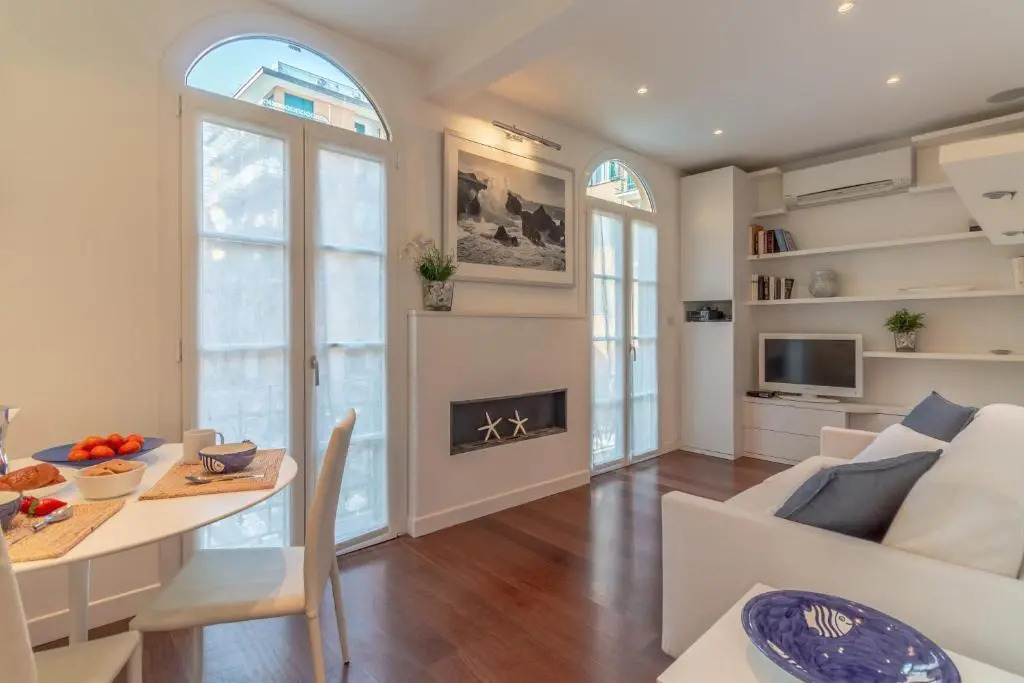 Lux by PortofinoHomes