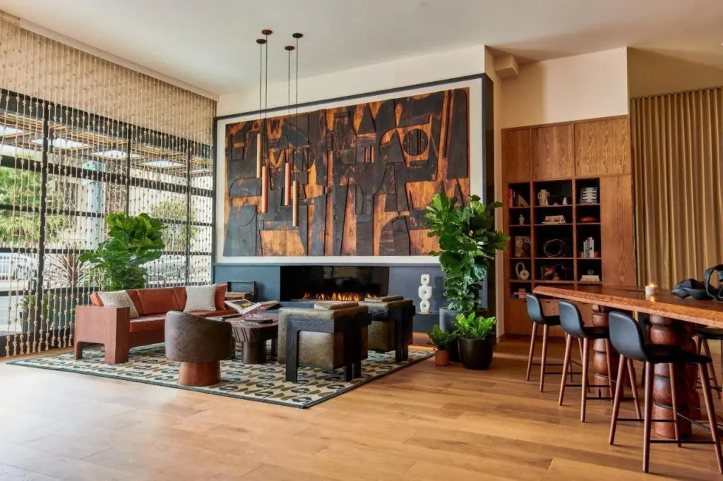 HOLLYWOOD VOLUME, a Tribute Portfolio Hotel