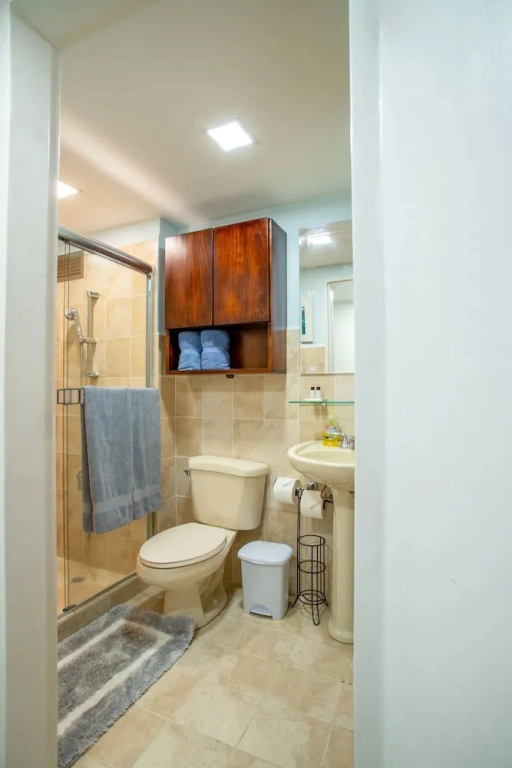 Luxury 3-bedroom Condo in Paradise