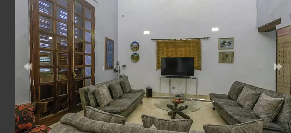 Luxury Large Apartment With Colonial Balcony