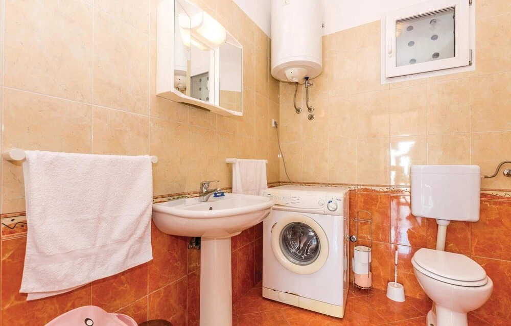 Amazing Home in Kostrena With Wifi and 2 Bedrooms