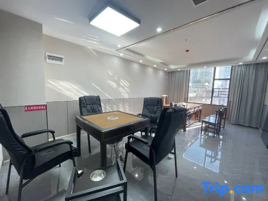 Vienna International Hotel (Zhaotong Wuyue Plaza)