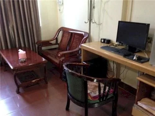 Qingyuan Yingdeqiaofeng Hotel