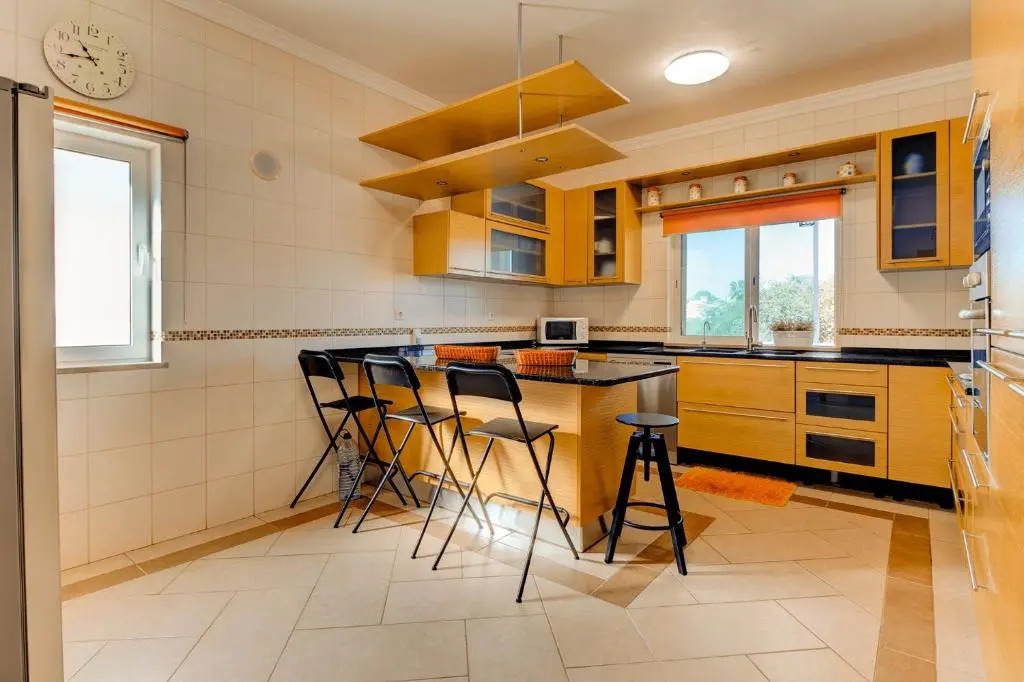 Villa Albufeira Golf Dois Superb V5 sleeps 12 Short Walk to Albufeira Centre