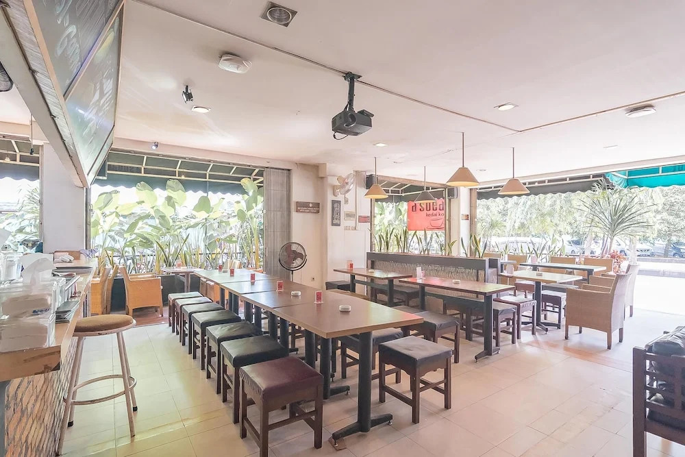 RedDoorz at H Agus Salim Street Pontianak