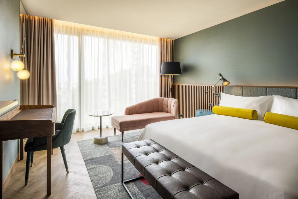 Renaissance Porto Lapa Hotel