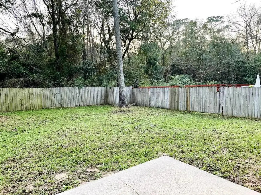 TEXAN house - 3 Bed, 2 Baths in The Woodlands